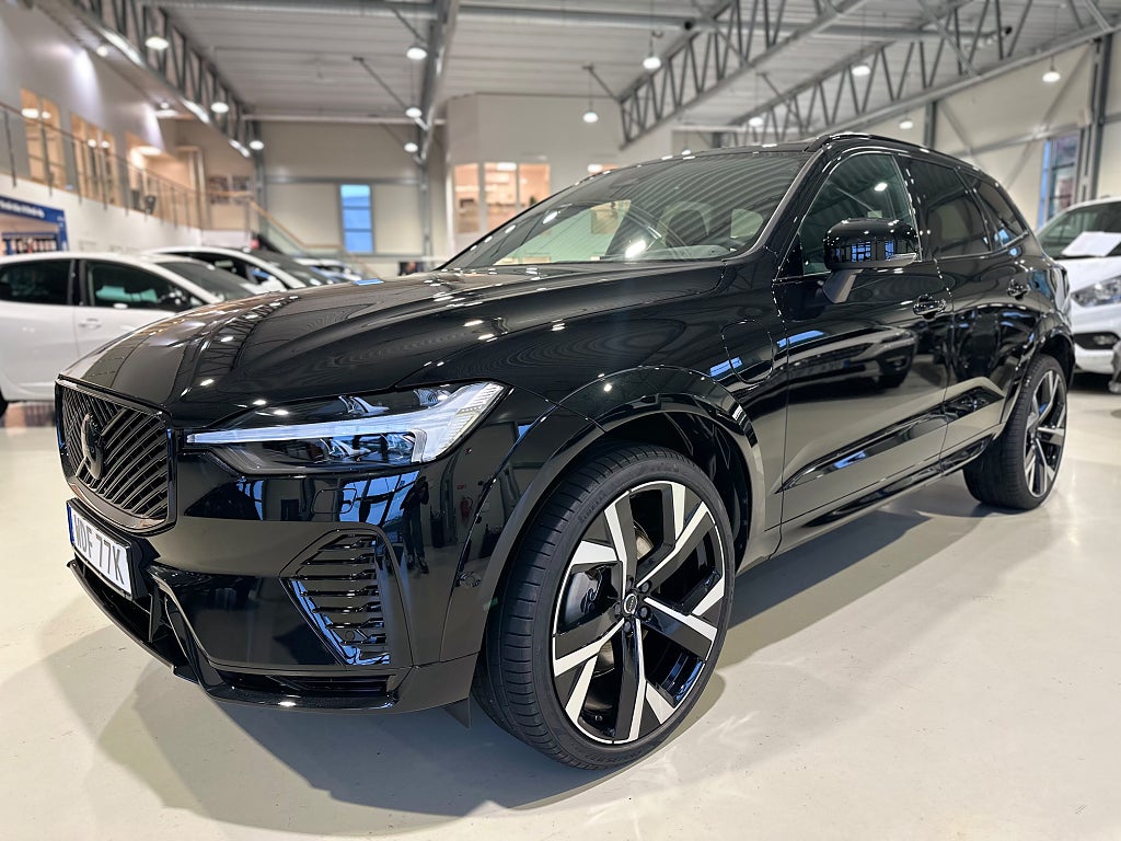 Volvo XC60 T6 Plug-In Hybrid AWD Plus Black Edition H/K 22″ Drag