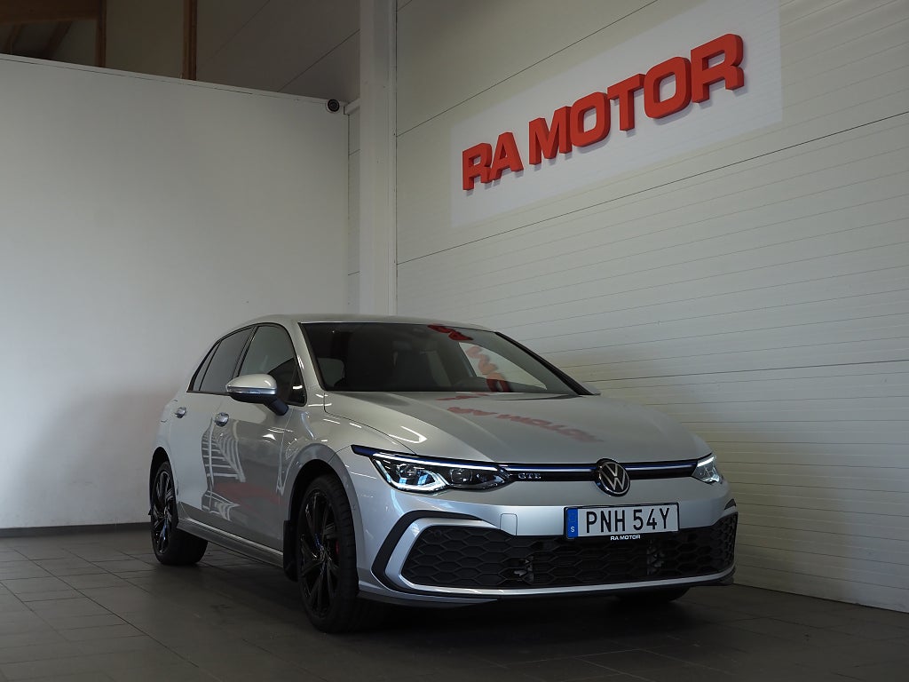 Volkswagen Golf GTE 1.4 TSI Plug-in 245hk Drag P-Värm Kamera Navi IQ