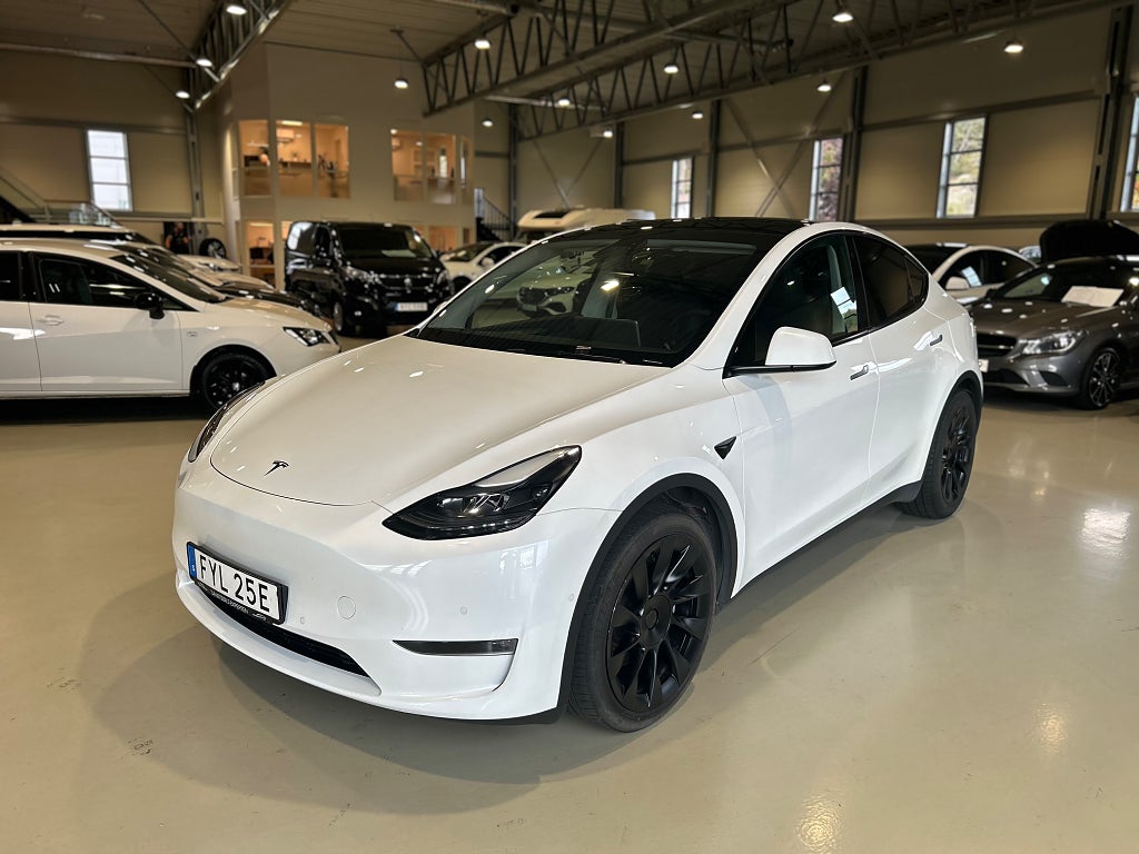 Tesla Model Y Long Range AWD 514hk / Moms
