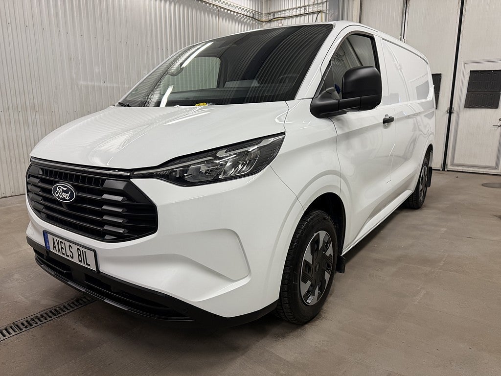 Ford Transit Custom 2.5 Plug-in Hybrid med 670mil