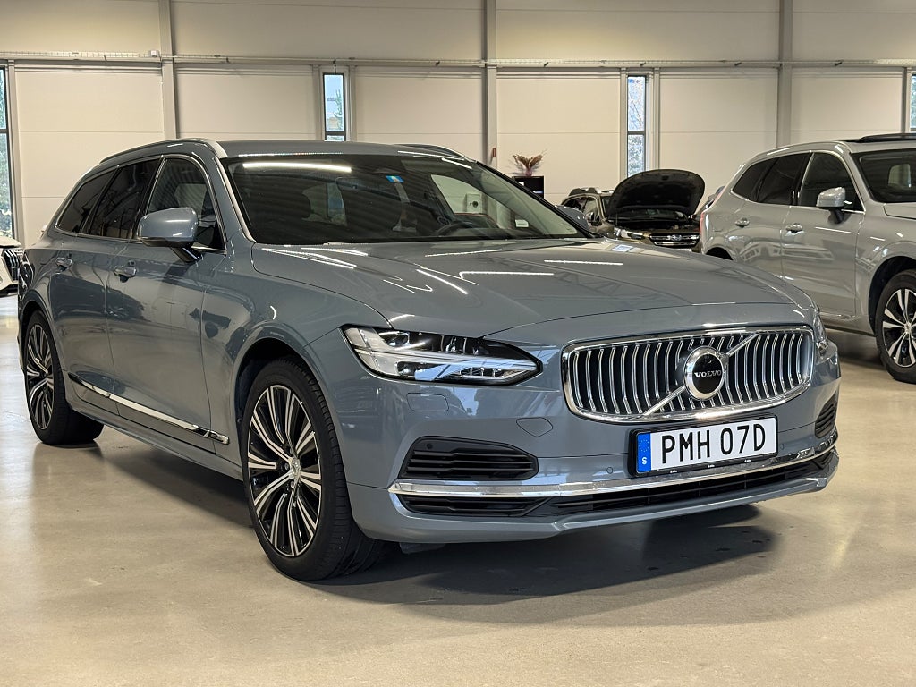 Volvo V90 Recharge T6 AWD AUT DRAG LÄDER KAMERA V-HJUL MOMS NAVI