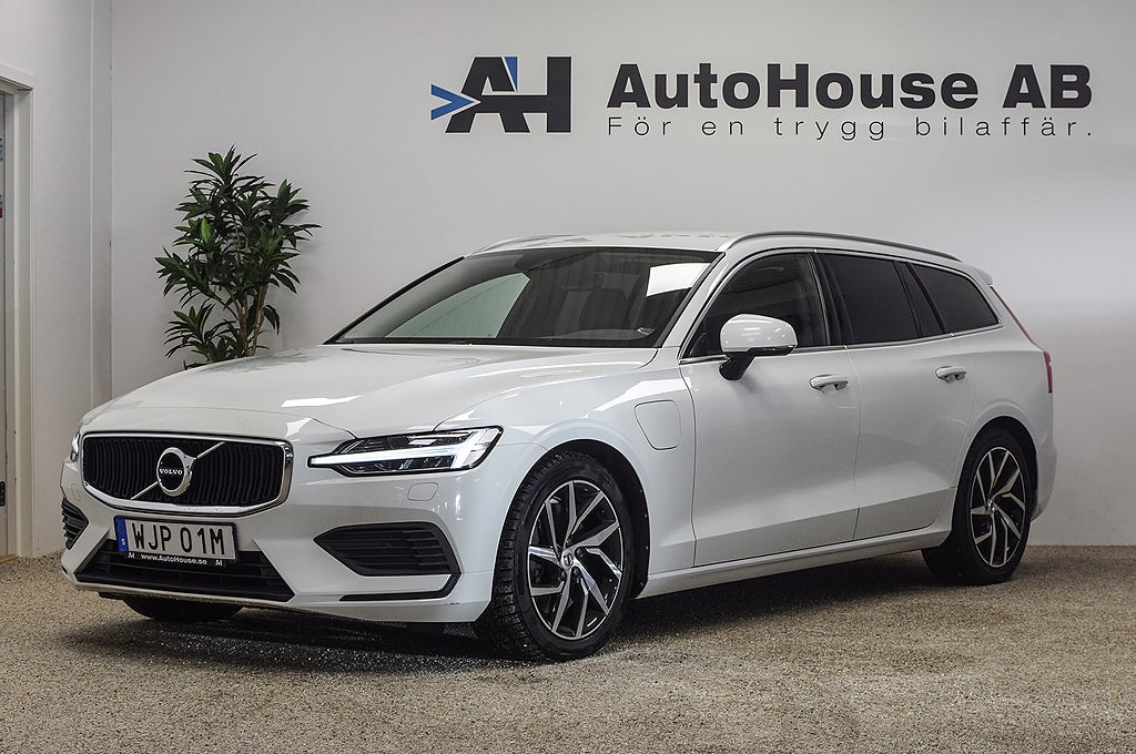 Volvo V60 T6 Twin Engine AWD Momentum Advanced BLIS CarPlay GPS