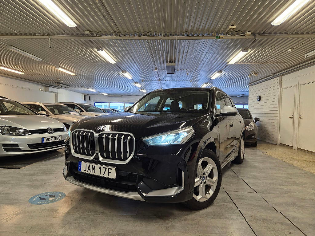 BMW X1 i xDrive30 xLine Sportstolar / Skinn /Drag