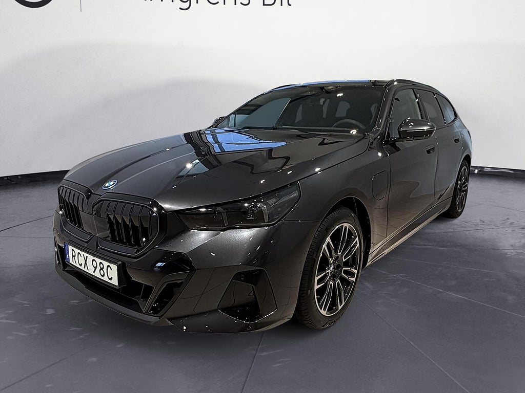 BMW 530e xDrive Touring Fully Charged M Sport Pro